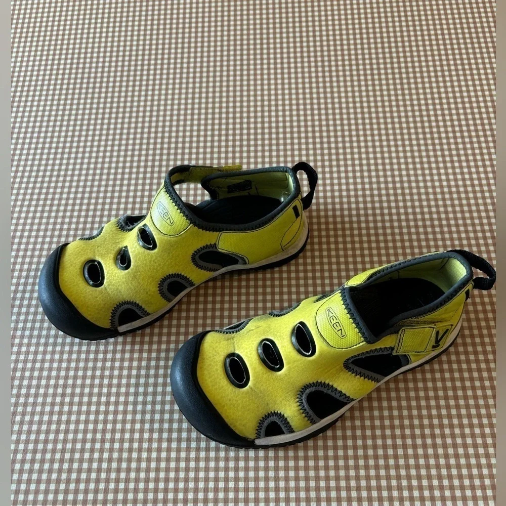 KEEN STINGRAY Water Sandals Shoes Big Kids‎ Size 2
